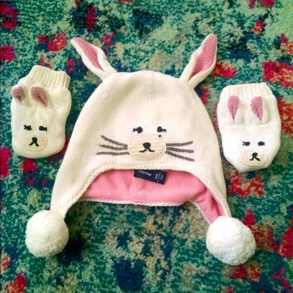 Baby Gap White Bunny Bunny Ear Hat and Mittens Excellent Used Condition